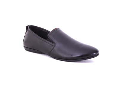 Genç bir adam için ayakkabı