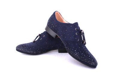 Genç bir kadın için ayakkabı