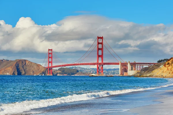 Famoso puente Golden Gate en San Francisco, Estados Unidos — Foto de Stock