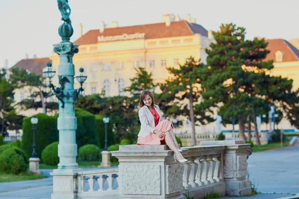 Schöne junge Touristin in Wien — Stockfoto