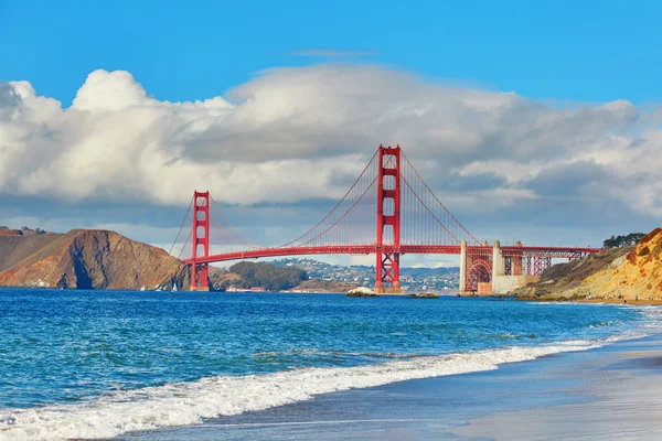 Famoso puente Golden Gate en San Francisco, Estados Unidos — Foto de Stock