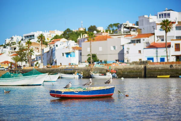 风景优美的 Ferragudo，葡萄牙渔船观 — 图库照片