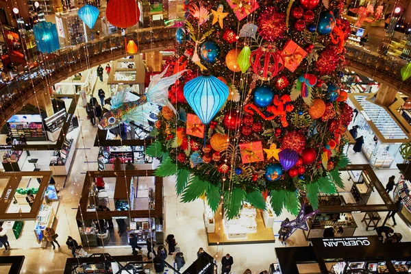 Parijs Frankrijk December 2020 Kerstboom Het Beroemde Warenhuis Galeries Lafayette — Stockfoto