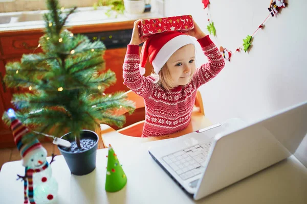 Happy Toddler Girl Santa Hat Present Laptop Kid Using Computer — Stock Photo, Image