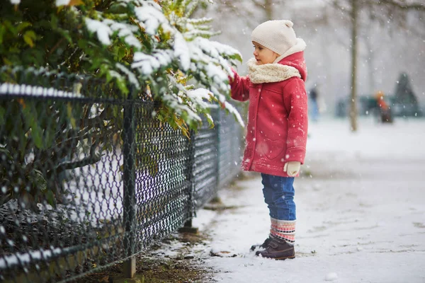 Entzückende Kleinkind Mädchen Einem Tag Mit Starkem Schneefall Glückliches Kind — Stockfoto