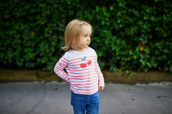 Confused Uncomfortable Toddler Girl Outdoors Shy Kid Street — Stock Photo, Image