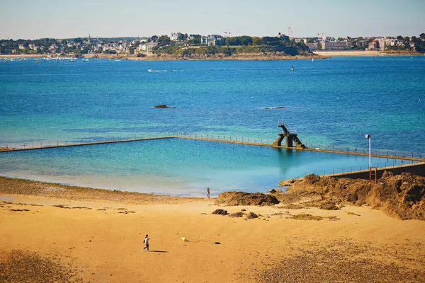 Famosa Piscina Agua Mar Playa Bon Secours Saint Malo Bretaña —  Fotos de Stock