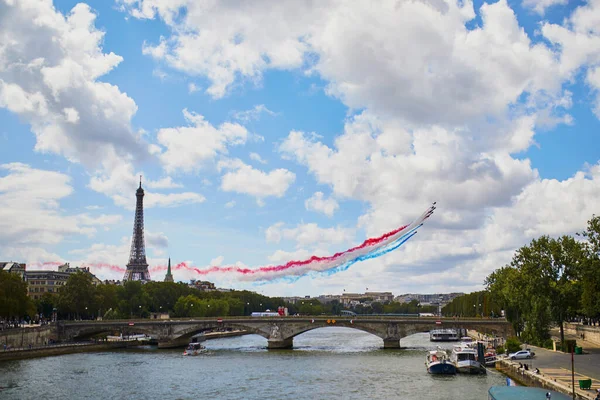 Paris Francja Sierpnia 2021 Francuski Zespół Akrobacyjny Sił Powietrznych Patrouille — Zdjęcie stockowe