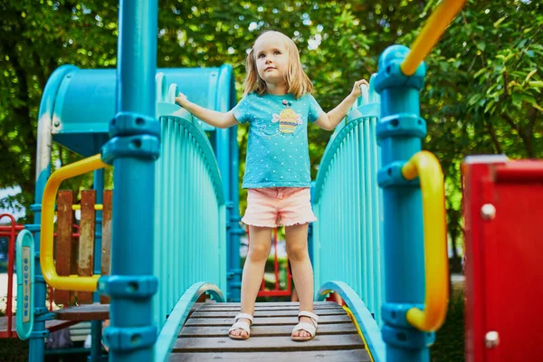 Adorable Little Girl Playground Sunny Day Preschooler Child Playing Slide — Stock Photo, Image