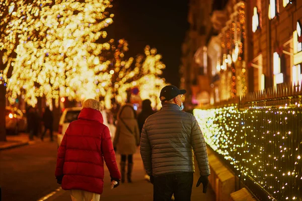 Paris France January 2021 People Walking Illuminated Avenue Montaigne Paris — Stock Photo, Image