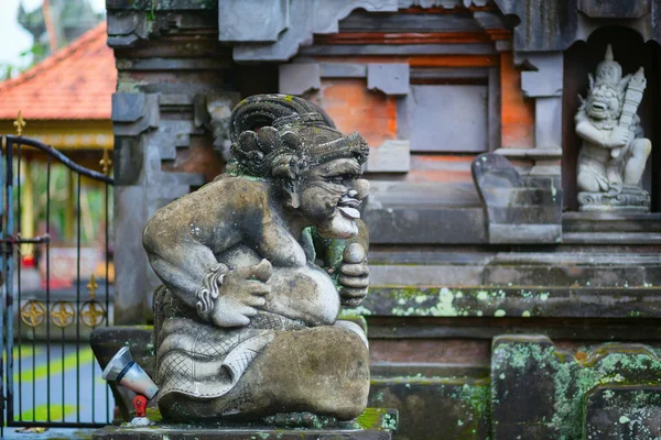 在巴厘岛的传统巴厘岛雕塑 — 图库照片