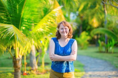 tropikal beach resort Bali gülümseyen kız