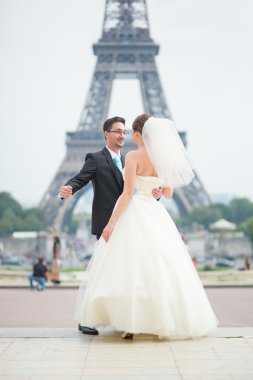 Paris sadece evli çift