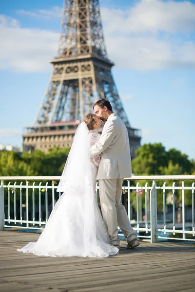 Paris sadece evli çift — Stok fotoğraf