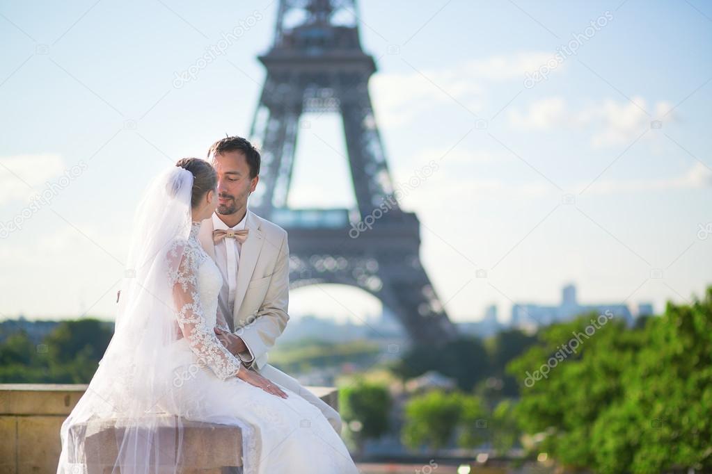 Just married couple in Paris