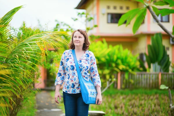 Passeggiata turistica europea a Ubud, Bali — Foto Stock