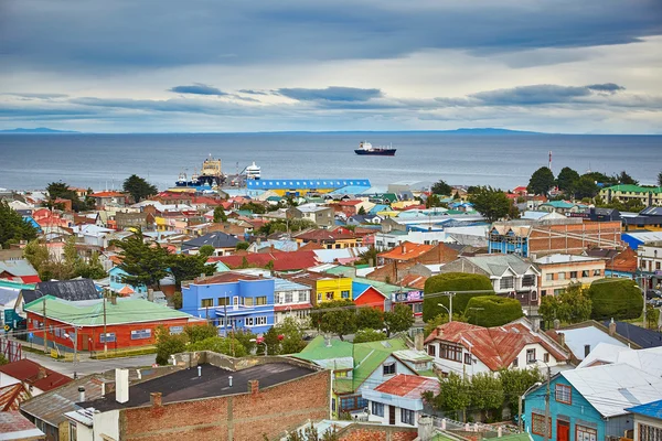 Punta Arenas ın Magellan Boğazı ile — Stok fotoğraf