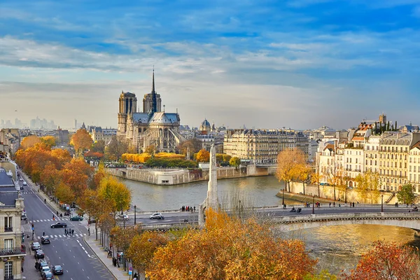 Festői kilátás nyílik a Notre-Dame de Paris — Stock Fotó