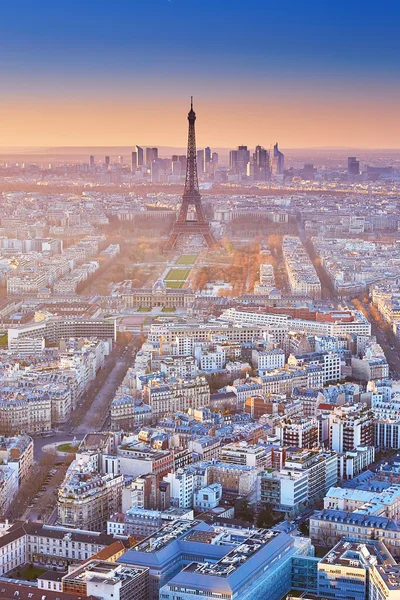 Eiffeltoren bij zonsondergang — Stockfoto