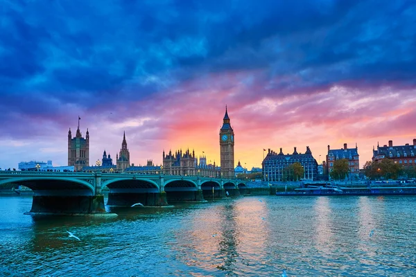 Cityscape Big Ben ve Westminster Köprüsü — Stok fotoğraf