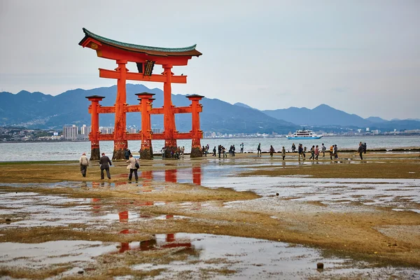 Προβολή Τορίι πύλη Miyajima, Ιαπωνία — Φωτογραφία Αρχείου