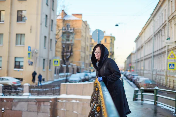 Středního věku, Žena v Petrohradu — Stock fotografie