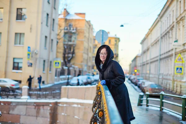 Frau mittleren Alters in St. petersburg — Stockfoto