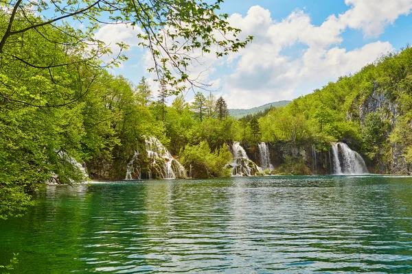 Plitvice milli park'ın güzel Cascade'lerde — Stok fotoğraf