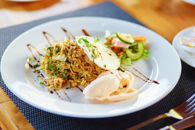 Mie goreng - geleneksel Endonezya yemek
