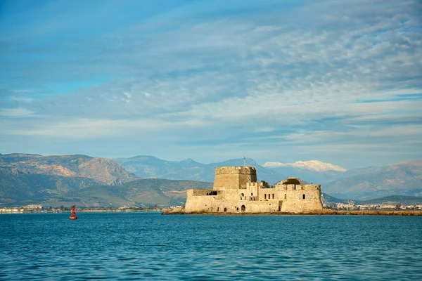 Vista del castillo de Bourtzi en Nafplion, Grecia — Foto de Stock