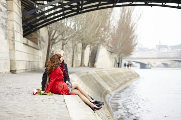 Romantiska par i kärlek med ett datum — Stockfoto