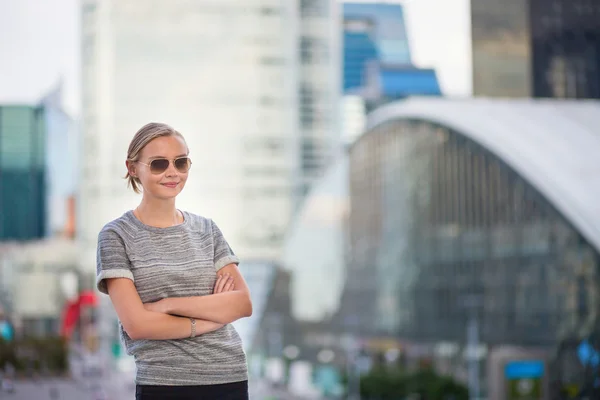 Young business woman in Paris — Stock Photo, Image