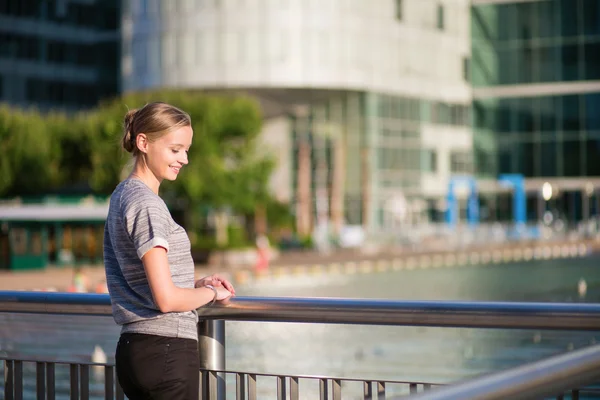 Young business woman in Paris — Stock Photo, Image