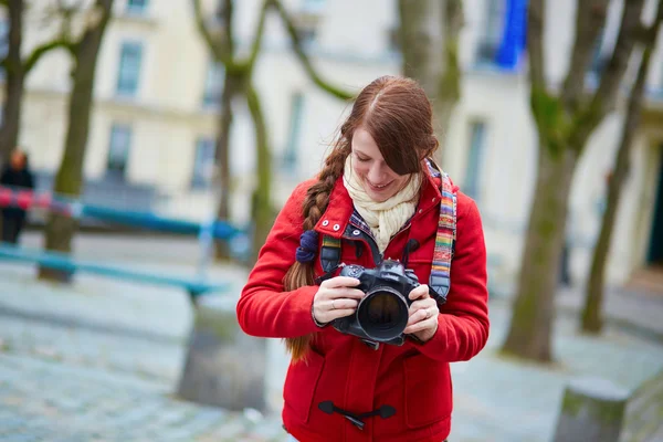 Mutlu genç turizm Paris — Stok fotoğraf