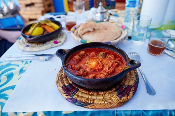 Traditional Moroccan dish kefta tajine — Stock Photo, Image