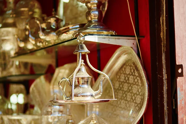 摩洛哥市场上茶壶 — 图库照片