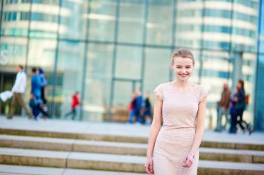 Güzel iş kadını ofis iç