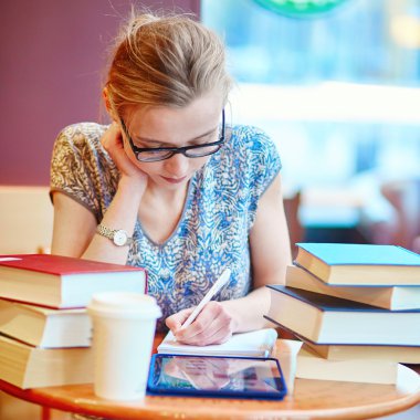 Eğitim veya sınavlarına hazırlama öğrenci