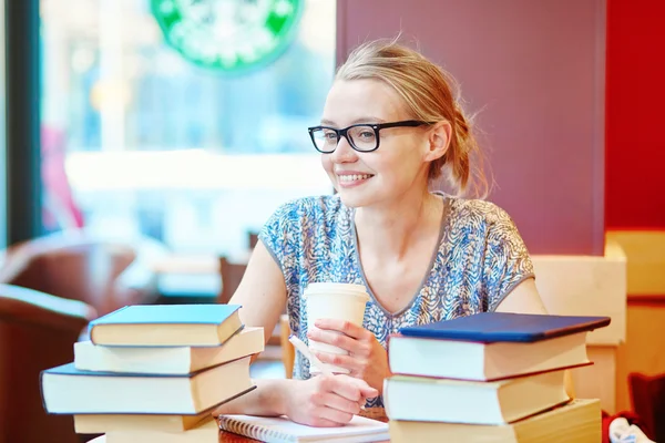 Student studying or preparing for exams — Stock Photo, Image