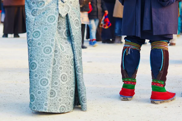 Coppia in costumi tradizionali tibetani — Foto Stock