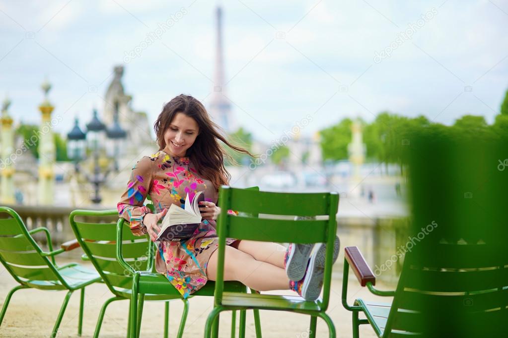 Young Parisian woman in the Tuileries garden