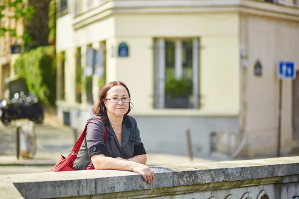 Středního věku, Žena v Paříži — Stock fotografie