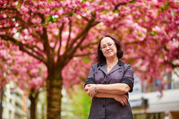 Middle aged woman in Paris — Stock Photo, Image