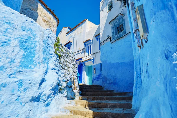 Улица в Chefchaouen, Morocco — стоковое фото