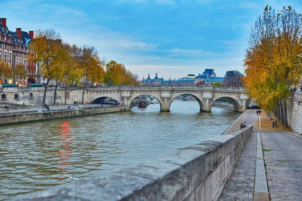 Cite island on a bright fall day in Paris — Stock Photo, Image