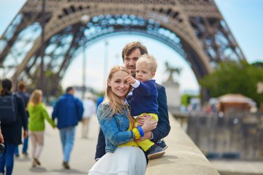 Üç Paris mutlu aile