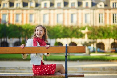 Paris güzel bir genç kadın