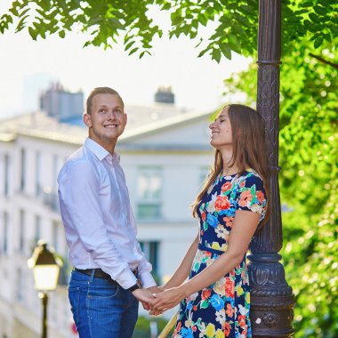 Montmartre Romantik Çift