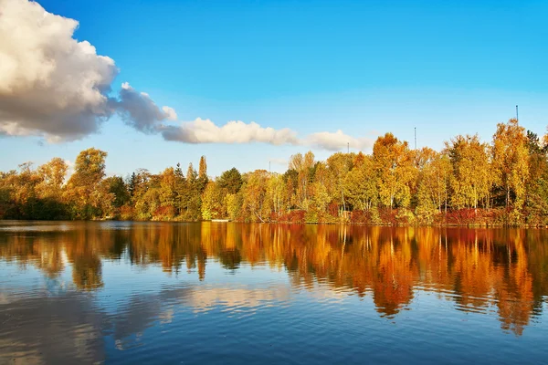 Schilderachtige herfst landschap — Stockfoto