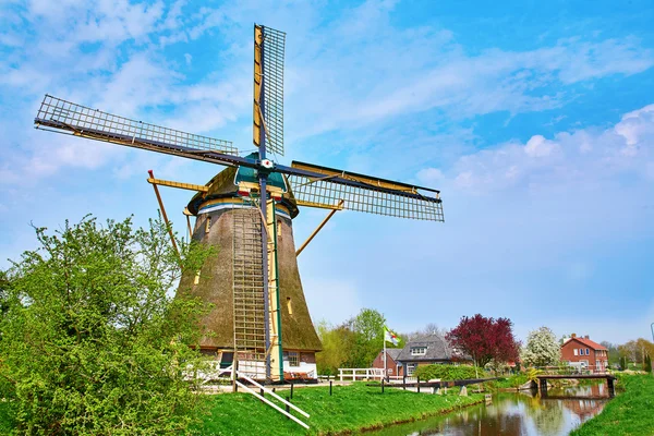 Picturesque old wind mill — Stock Photo, Image